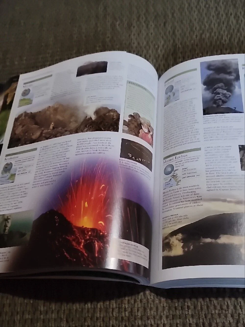 Smithsonian Earth: The Definitive Visual Guide - Volcanic Soft Cover